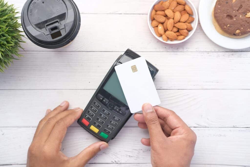 How to Process Payments Wirelessly Using Mobile Credit Card Processing